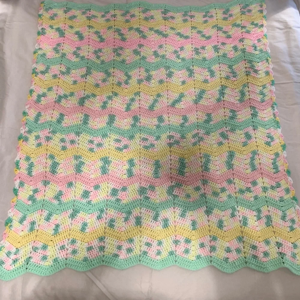 Vintage pastel crocheted knit blanket throw